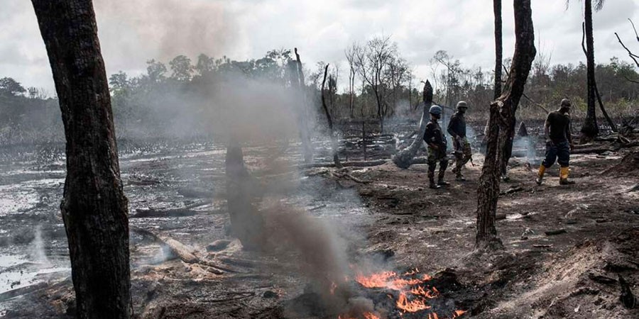 100 killed in fire at illegal crude oil refinery in Nigeria