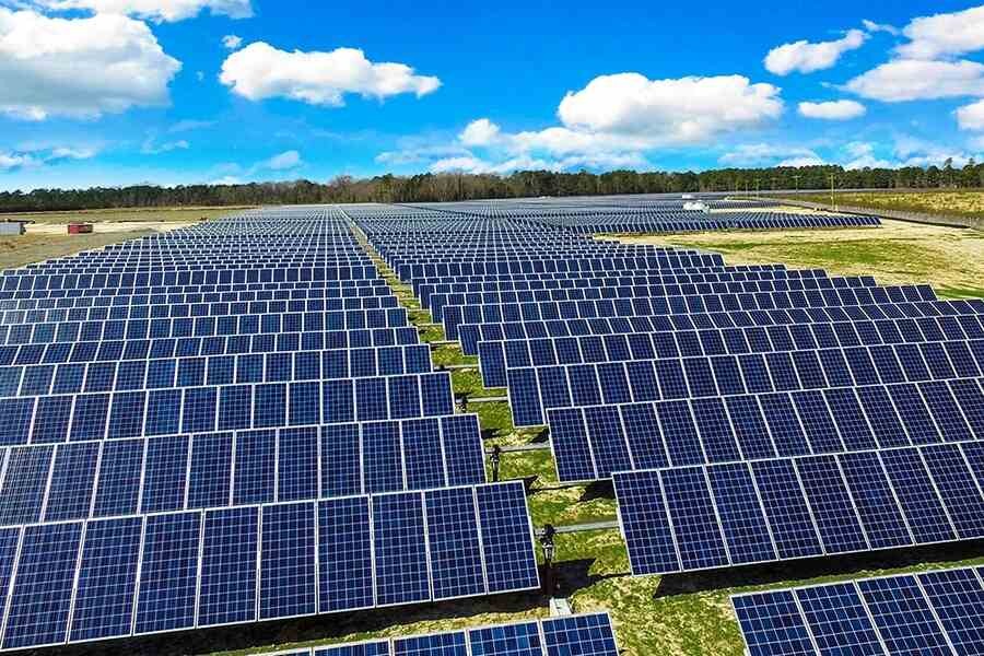 Australia Greenlights Ambitious $13.5 Billion Solar Power Export Project