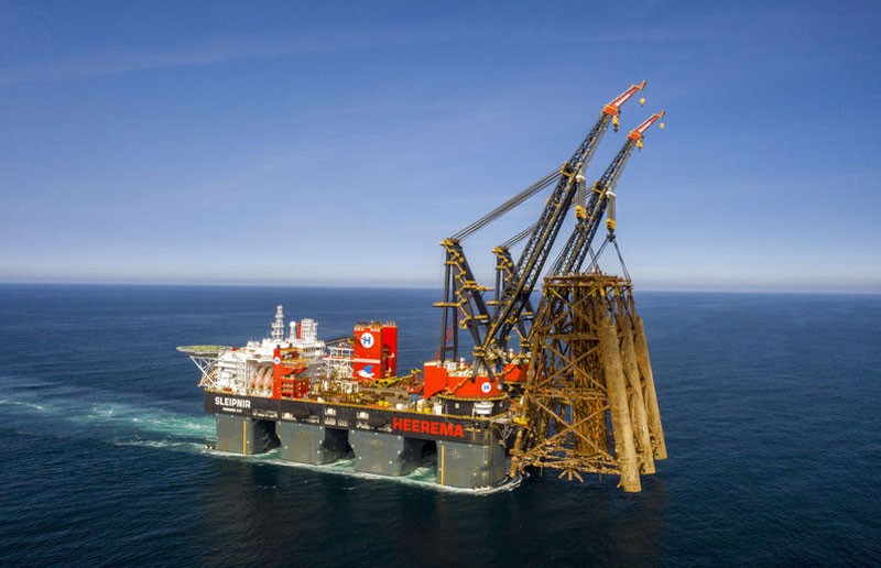 Big oil rig scrapping job no trouble for Heerema
