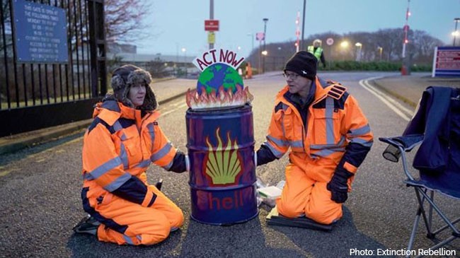 Climate change: Extinction Rebellion blocks Shell's Aberdeen HQ