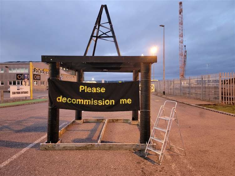 Extinction Rebellion Scotland block Invergordon oil rig maintenance facility