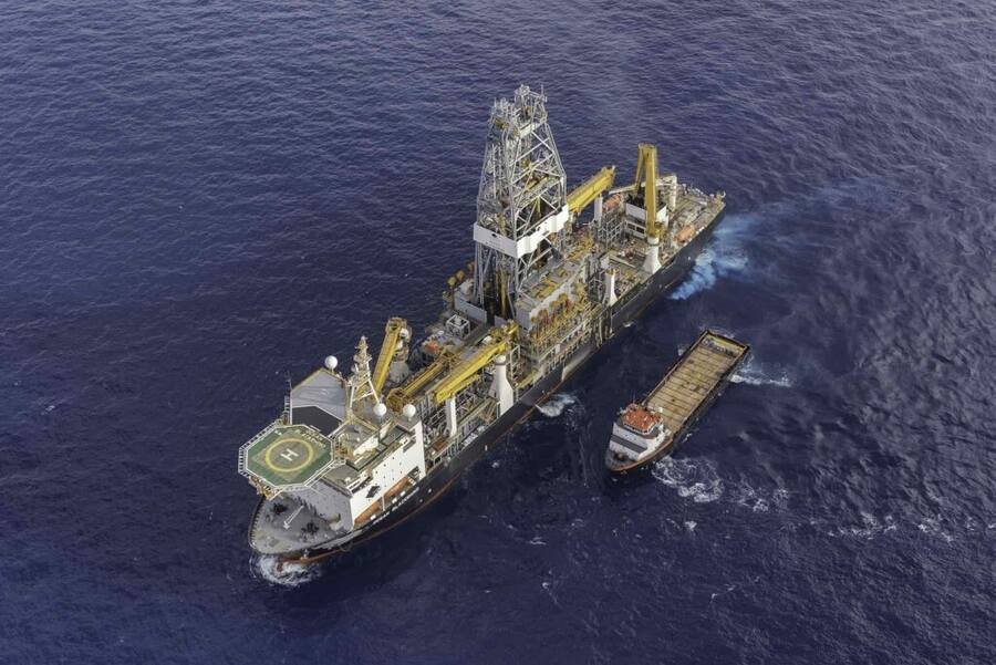 Noble drillship’s drilling gig in full gear offshore West Africa