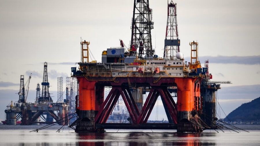 North Sea regulator threatens to name oil groups for decommissioning delays