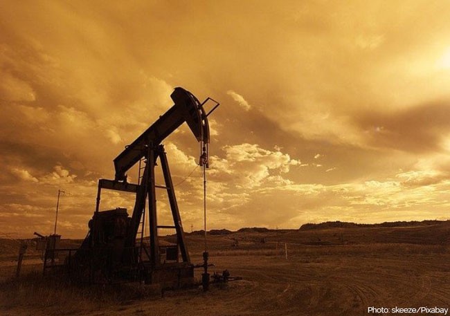 Oil near $30 as recession fears, pump war weigh