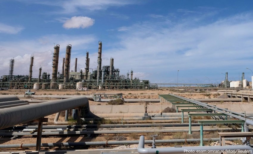 Oil Rises on Libyan, Iraqi Supply Disruption