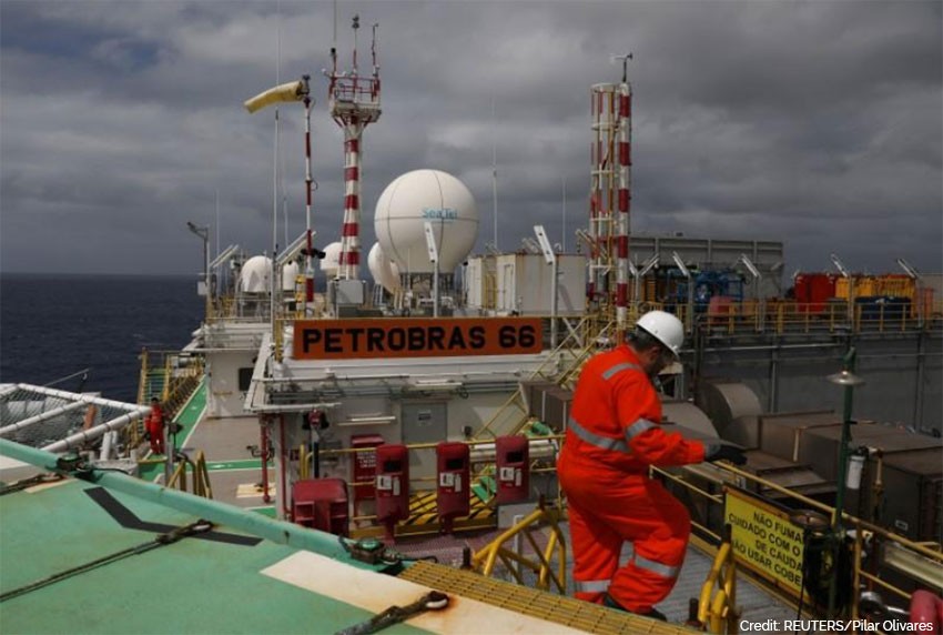 Petrobras hits oil in wildcat well off Brazil