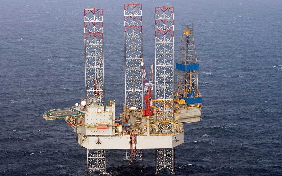 Shelf Drilling rig spins the drill bit at UK North Sea well