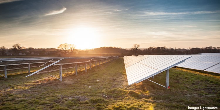 UK renewables generate more than fossil fuels for first time in Q3