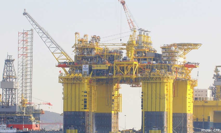 World's first 100,000-ton deep-sea semi-submersible oil platform ready for production in June