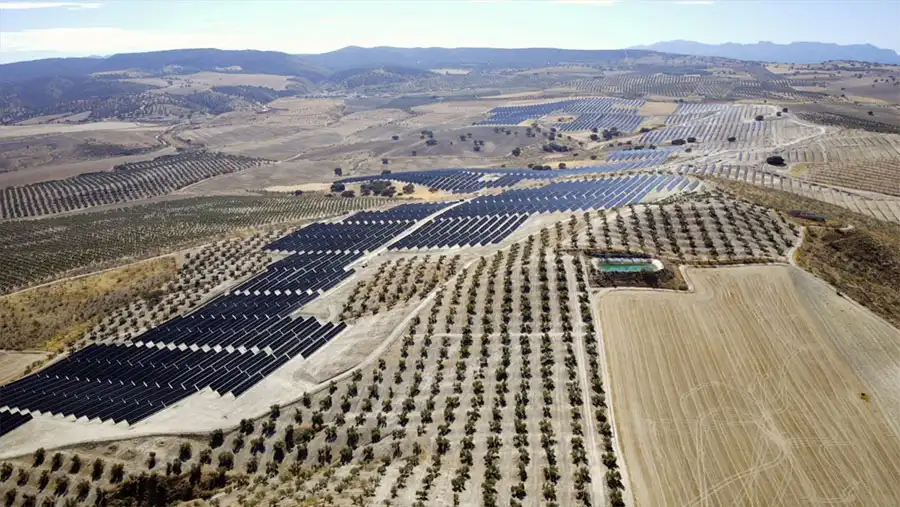 Eni-Fires-Up-New-Andalusia-Solar-Plant