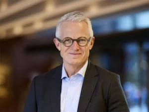 MacArtney_Mads-Nipper_Chair_of_the_Board