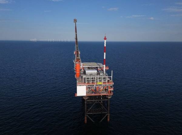 Platform N05-A with offshore wind farm Riffgat - Credit ONE-Dyas